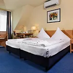 Hotel Tryp By Wyndham Aquamarin