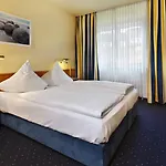 Tryp By Wyndham Aquamarin Hotel