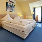 Tryp By Wyndham Aquamarin Hotel 3*