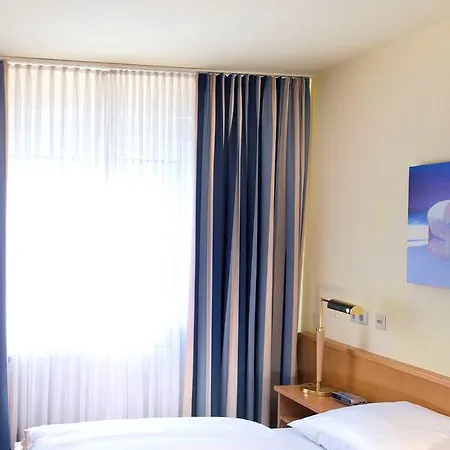 Tryp By Wyndham Aquamarin 3* Lubeca