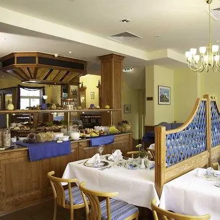 吕贝克海蓝宝石温德姆特里普酒店 酒店 3*