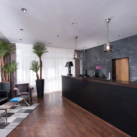 Hotel Tryp By Wyndham Aquamarin 3*