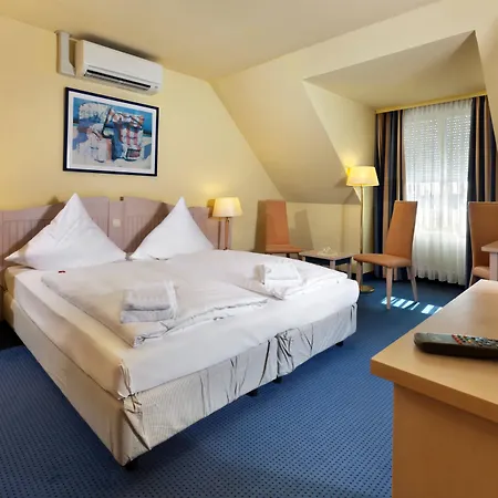 Hotel Tryp By Wyndham Aquamarin Lubecca