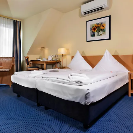 Tryp By Wyndham Aquamarin 3*