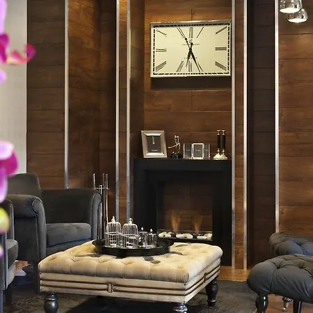 Tryp By Wyndham Aquamarin Hotel